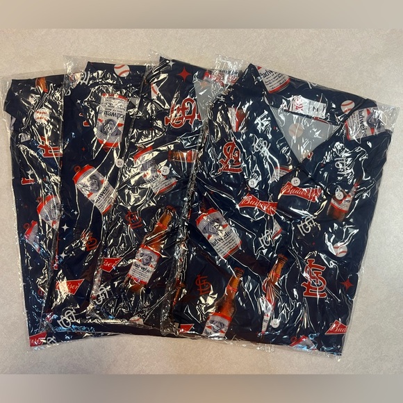 COPY - St. Louis Cardinals Budweiser button up shirt - Picture 4 of 5